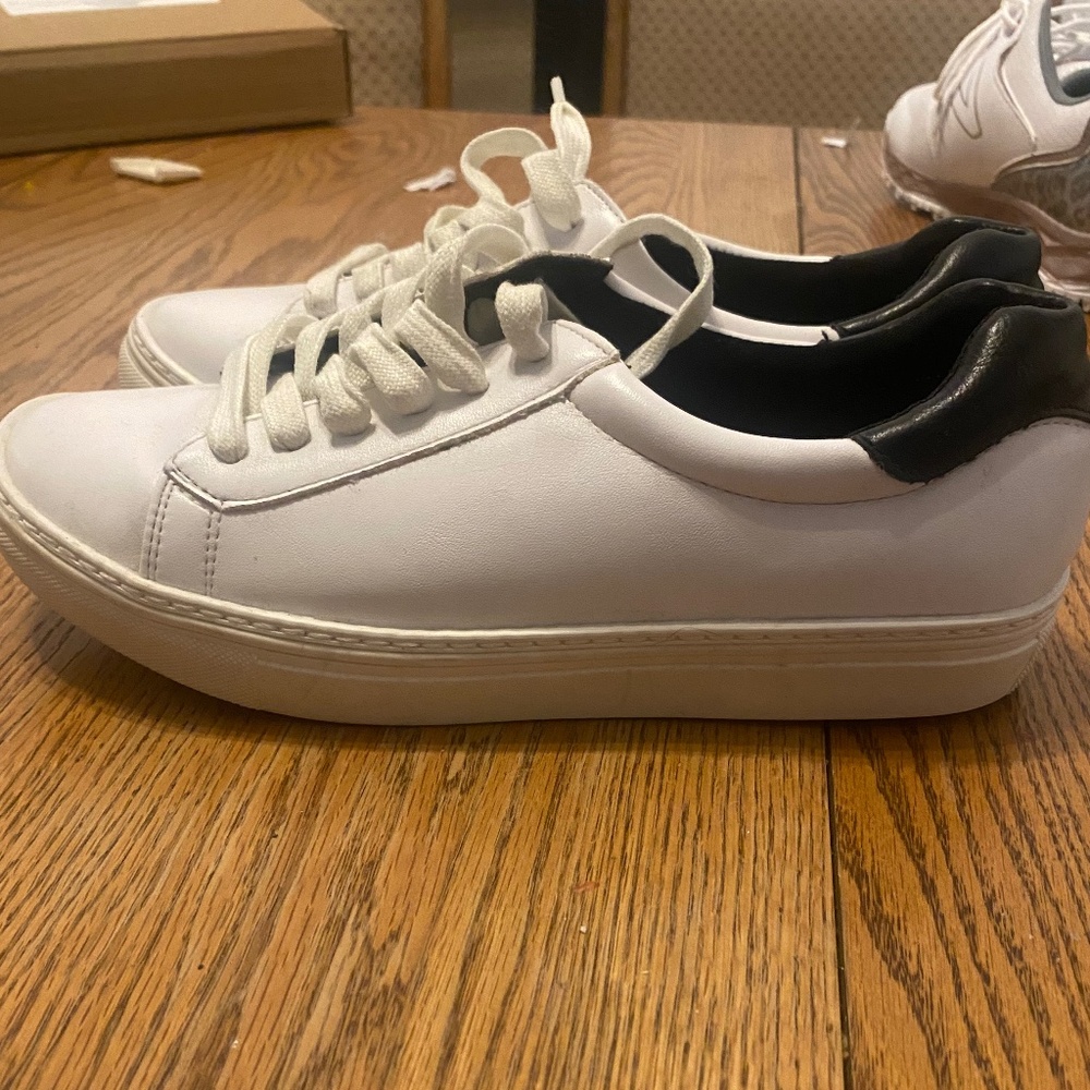 City Chic sneakers